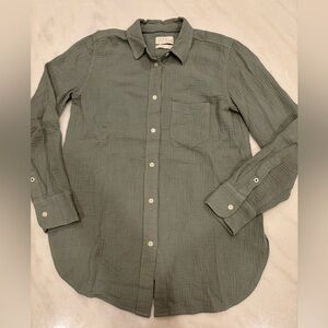 J Crew Garcon Classic Double Gauze Green Button Down Shirt (XS)